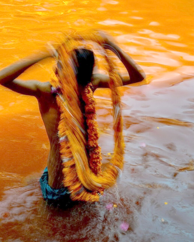 Bleu ptrole + orange = le bon mix