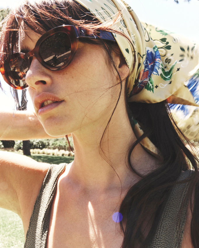 Le foulard nou en fichu : une bonne alternative au chapeau de paille !