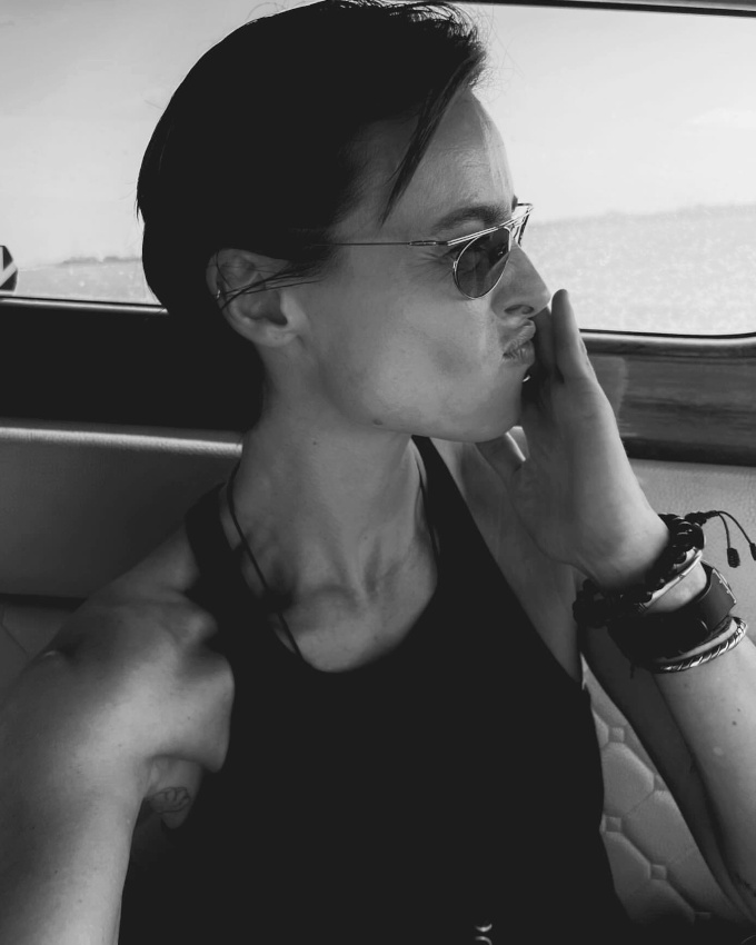 Oui  la fminit boyish !