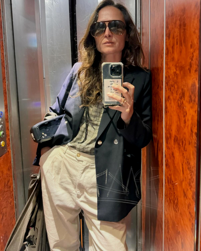 Mariant esprit seventies et dgaine masculine, ce look a tout bon !