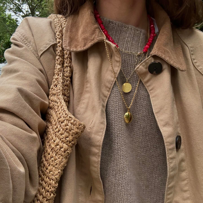 Rien de tel qu'une touche de rouge pour rveiller un camaeu paille/beige/marron clair !