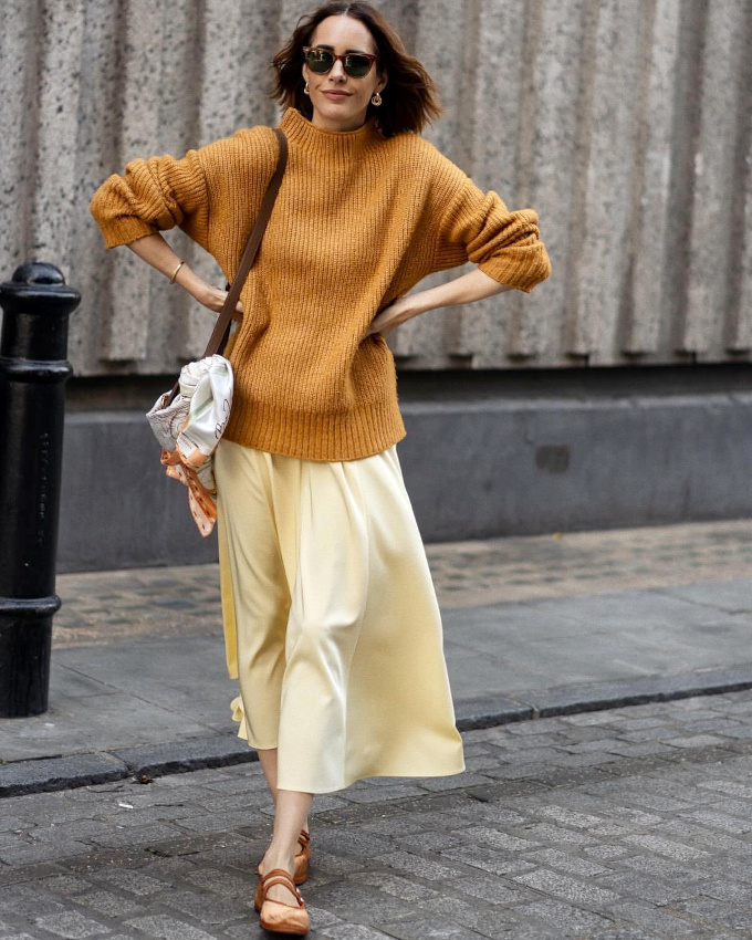 Toujours penser  insrer une pice jaune au sein de ses combos de teintes caramel !