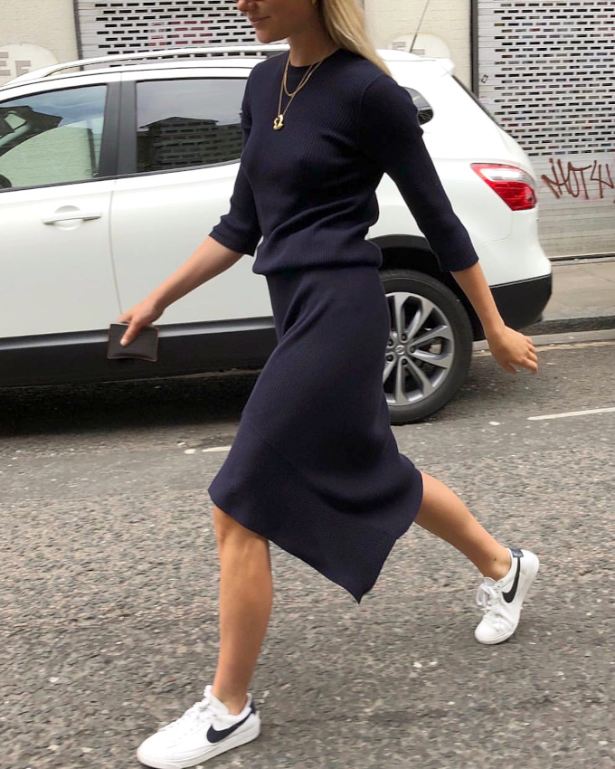 Oui au total look bleu marine casual/fminin/sporty !