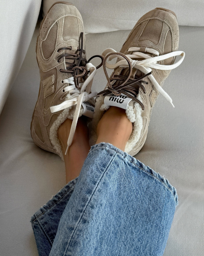 Pour ou contre la version fourre des fameuses baskets New Balance x Miu Miu ?