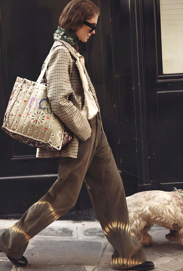 Oui aux dtails discrets pimentant subtilement une tenue sage...