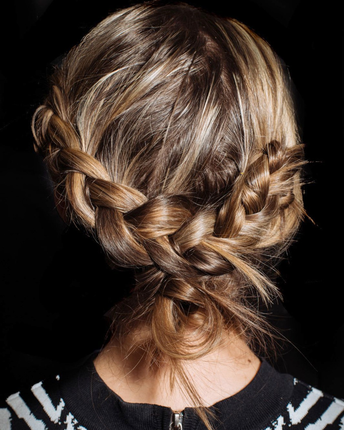 Oui  la couronne de tresses loose !