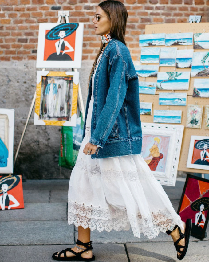 Toujours patiner ses robes romantiques via un lment plus casual/boyish que bohme !