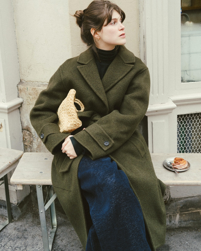 Rien de tel qu'un peu de raphia tress pour gayer un look d'hiver !