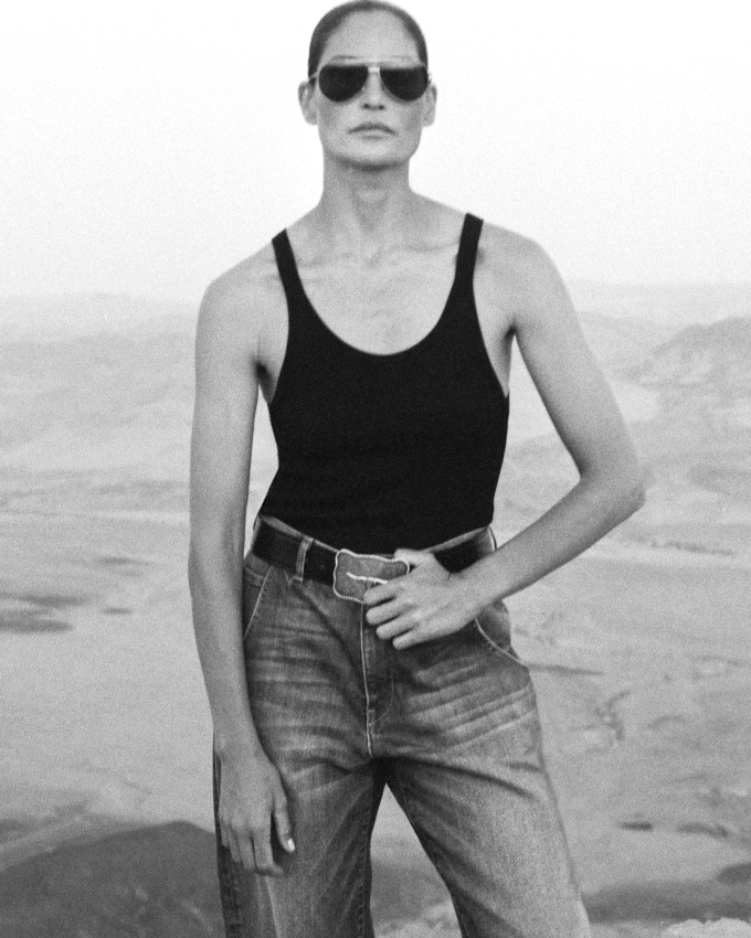 Marcel noir + jean large + lunettes aviateur = le bon mix