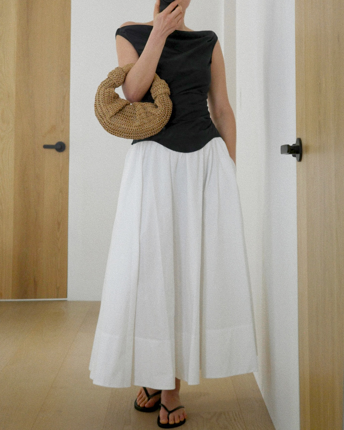 Rien de tel qu'une touche de raphia tress pour rveiller le duo noir et blanc !