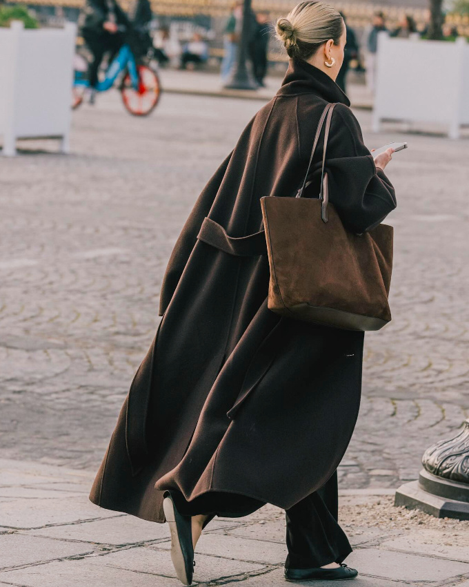 Ampleur + camaeu de teintes marron = le bon mix