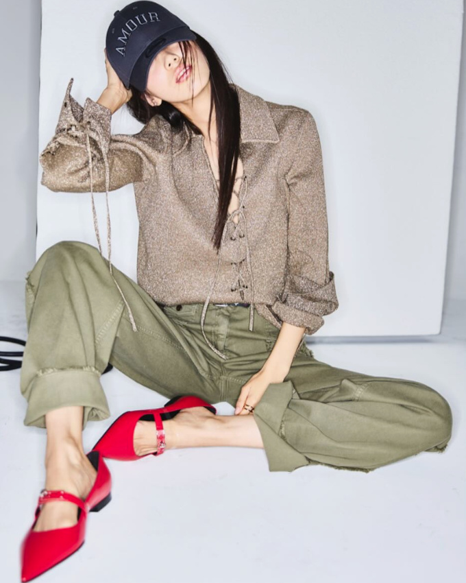 Les ballerines rouges pointues : les meilleures allies du chino kaki ?