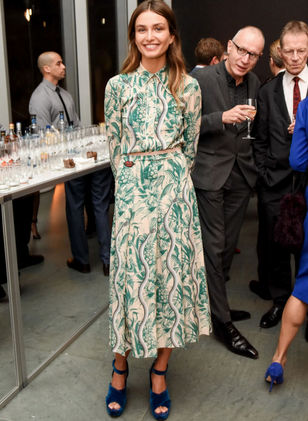 Robe verte fleurie pour un mariage