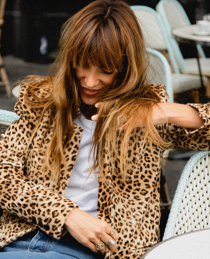 Lopard + maxi frange + dsinvolture = le bon mix
