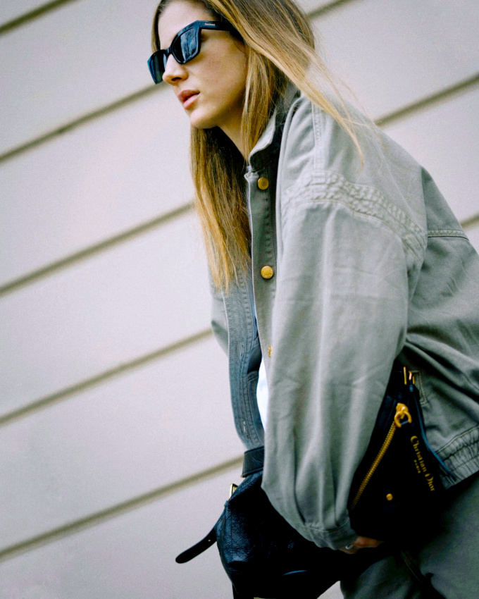 Toile kaki lger + cuir noir = le bon mix