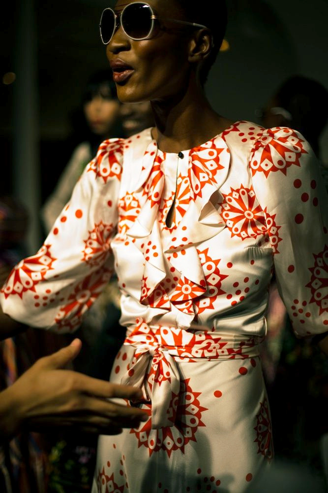 Mlant style rtro et nergie contemporaine, ce look a tout bon !