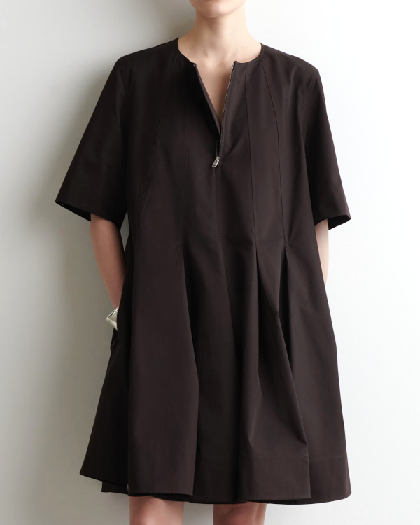 ROBE COURTE PLISSÉE ET ZIPPÉE EN COTON noir