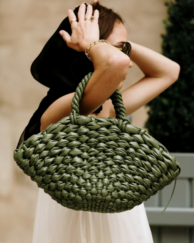 Oui au sac tress jouant la carte de l'originalit !