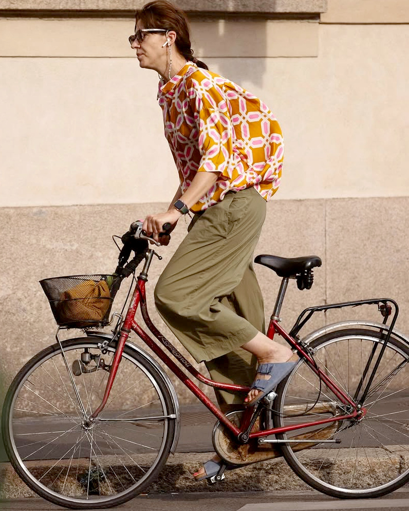 Kaki + bleu orage + orange = le bon mix