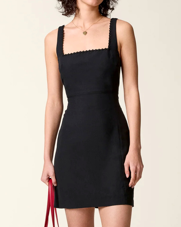 ROBE COURTE À BRETELLES EN PASSEMENTERIE