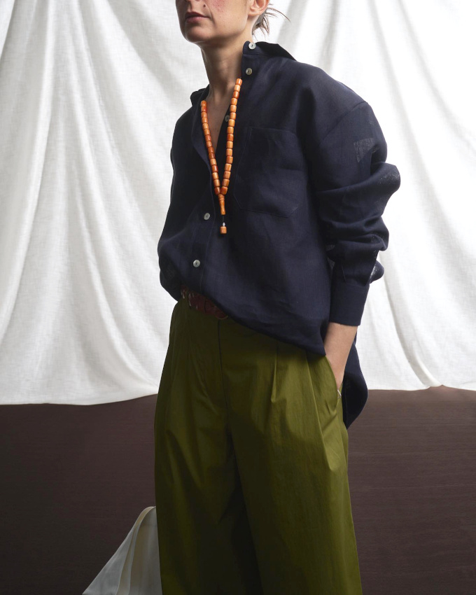 Rien de tel qu'une touche d'orange pour rveiller le duo kaki/bleu marine !