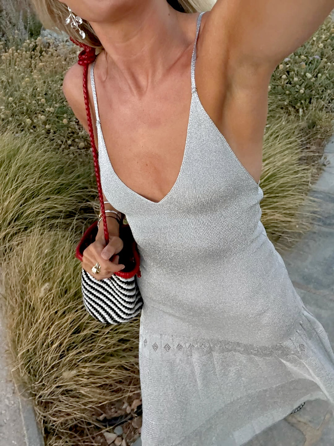 Oui aux robes estivales subtilement scintillantes !