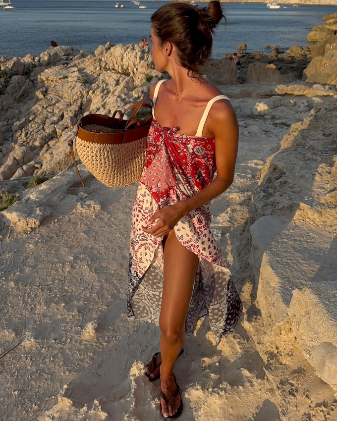 Wanted : un immense paro  nouer en robe...