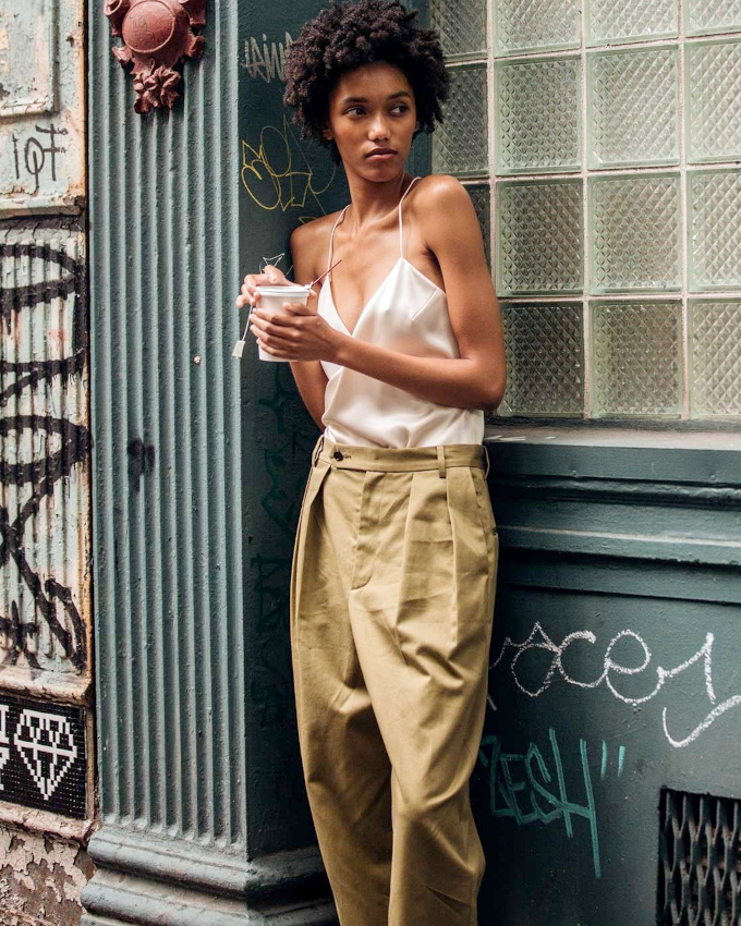 Mlant douceur fminine et pice unisexe, ce look a tout bon !