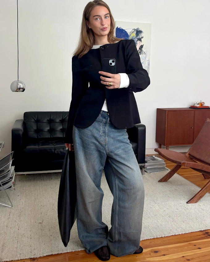 Jean large + blazer cintr = le bon mix