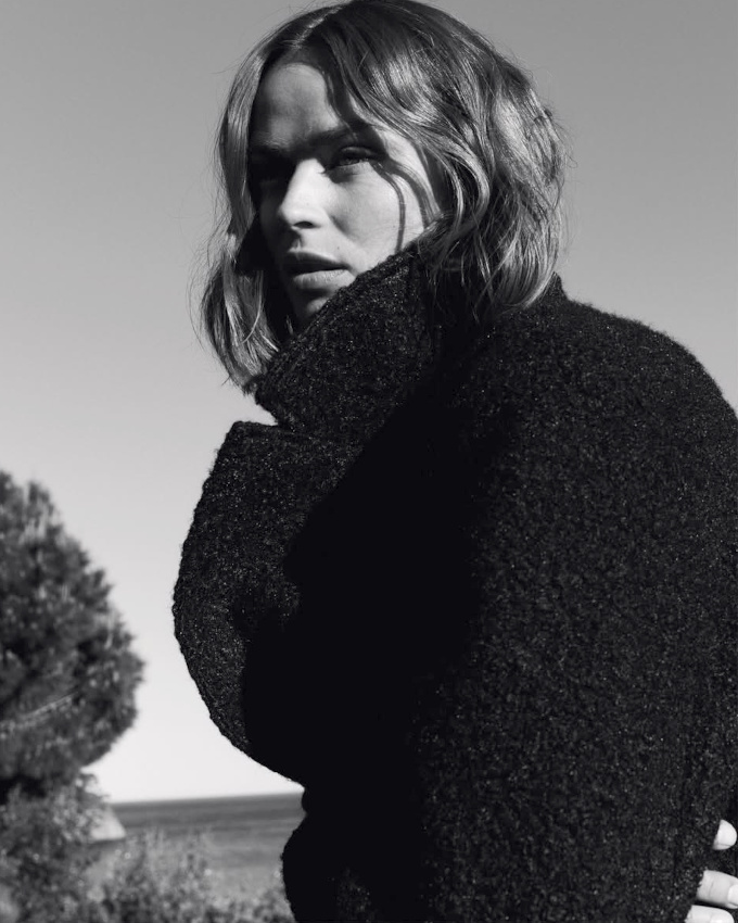 Relever le col de ses manteaux : un petit geste qui transforme l'allure !