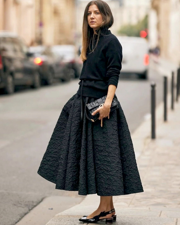 Pull noir + jupe noire