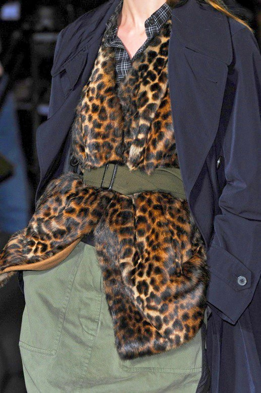 Lopard + carreaux + kaki = le bon mix