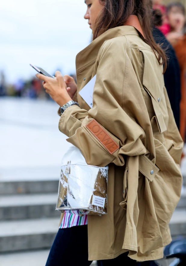 Teinte organique + touche mtallise = le bon mix