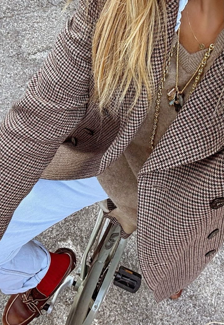 Ne jamais sous-estimer le chic d'une chaussette rouge !