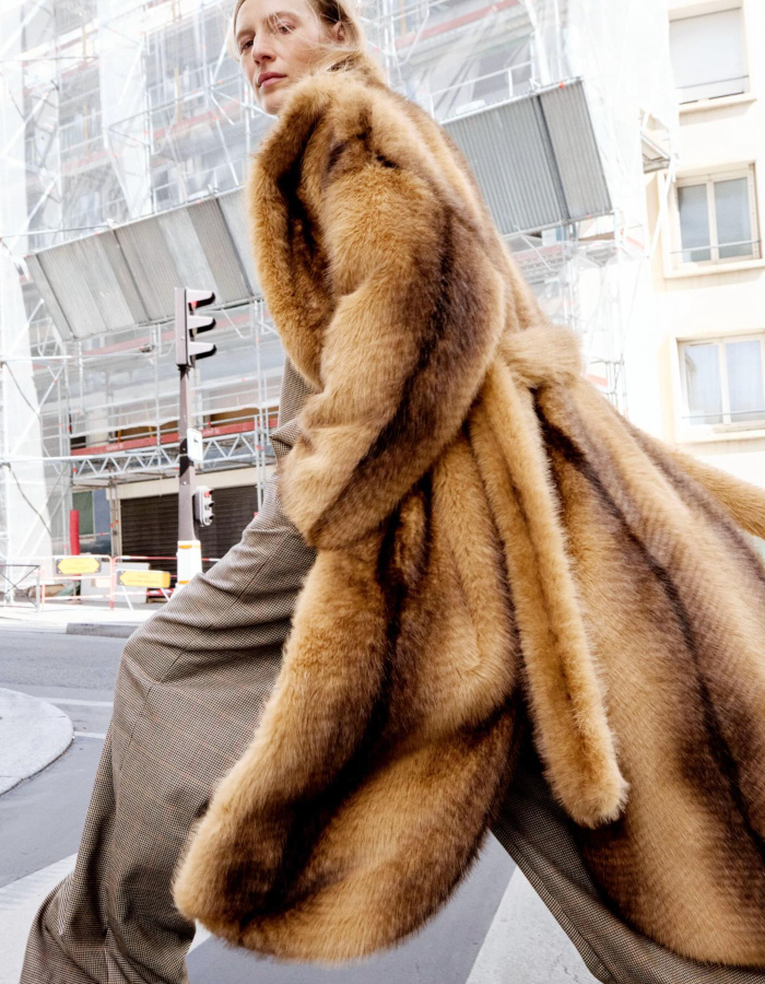Manteau en fausse fourrure et pantalon large