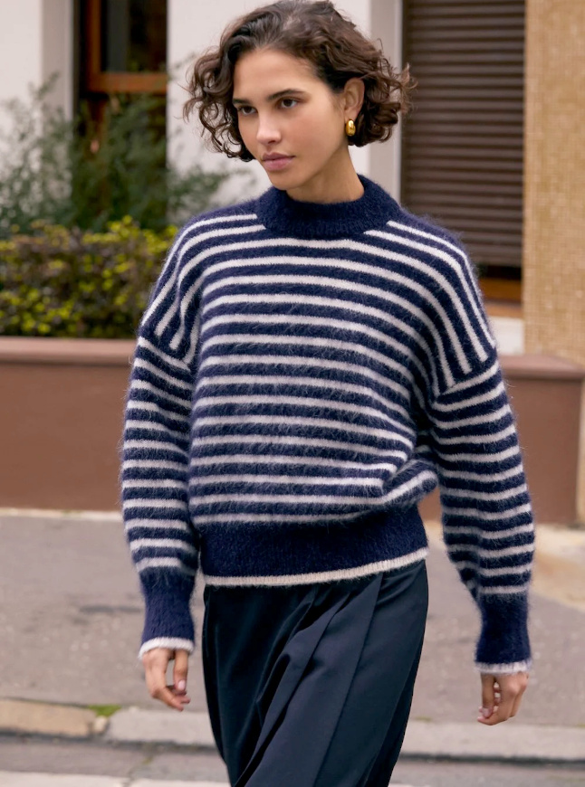 Oui au duo pull marinire moelleux/pantalon  pinces un brin large !