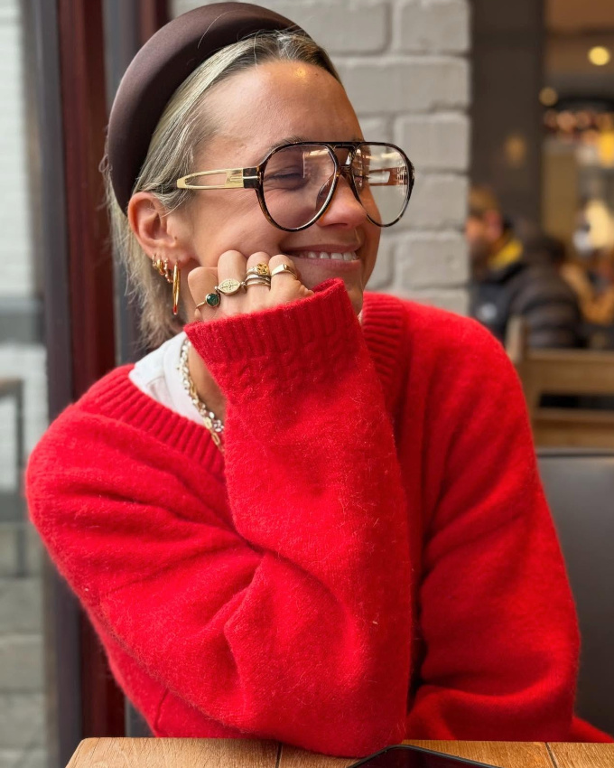 On aime quand le serre-tte ne se prend pas au srieux ! 