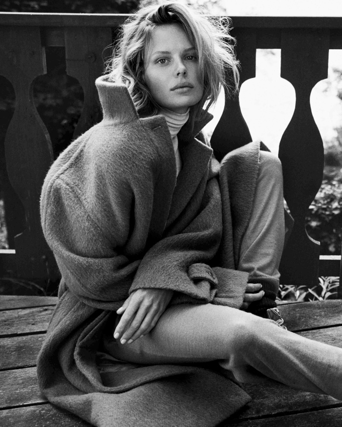 Manteau col relev + sous-pull + coiffure dsinvolte = le bon mix