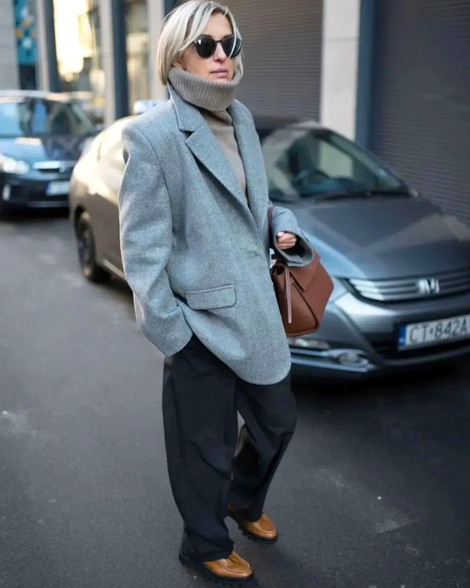 Boyish et cosy, ce look a tout bon !