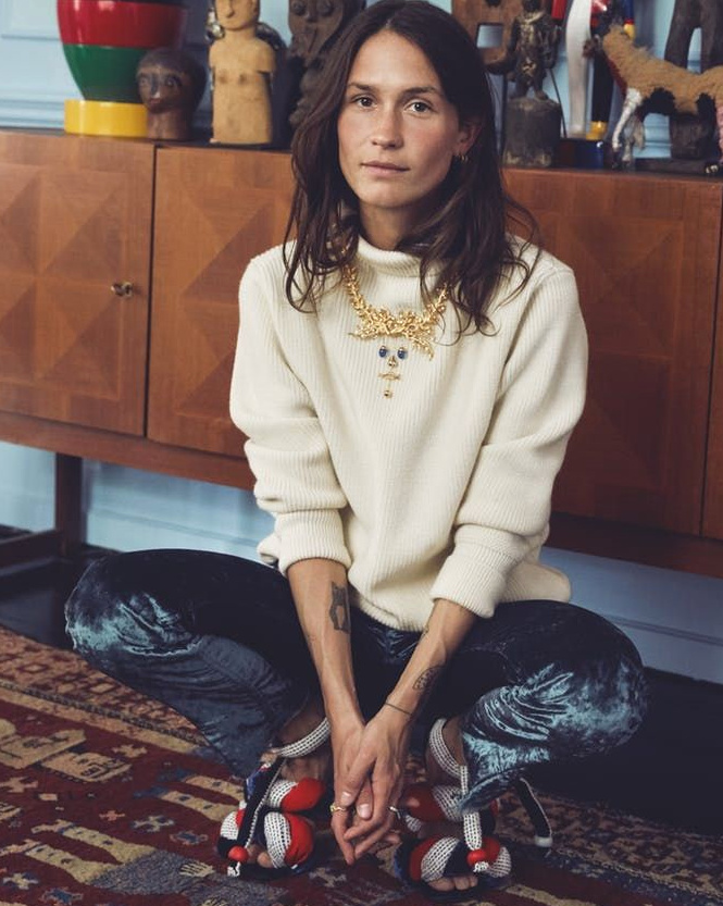 Pour ou contre le collier port� sur un pull ?