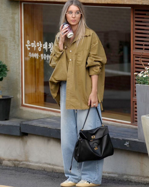 Veste kaki et pantalon large