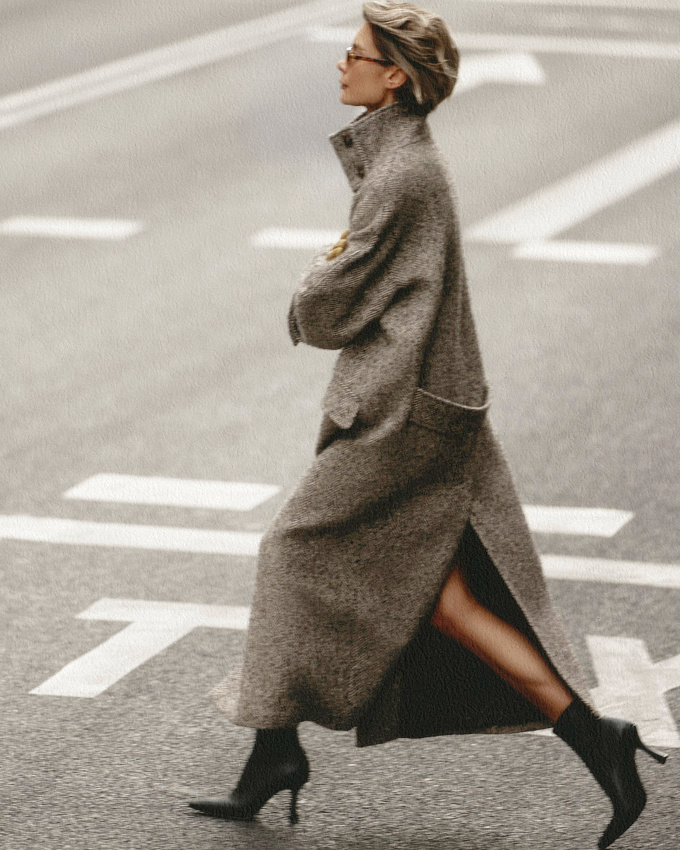 Long pardessus + talons hauts perch�s = le bon mix