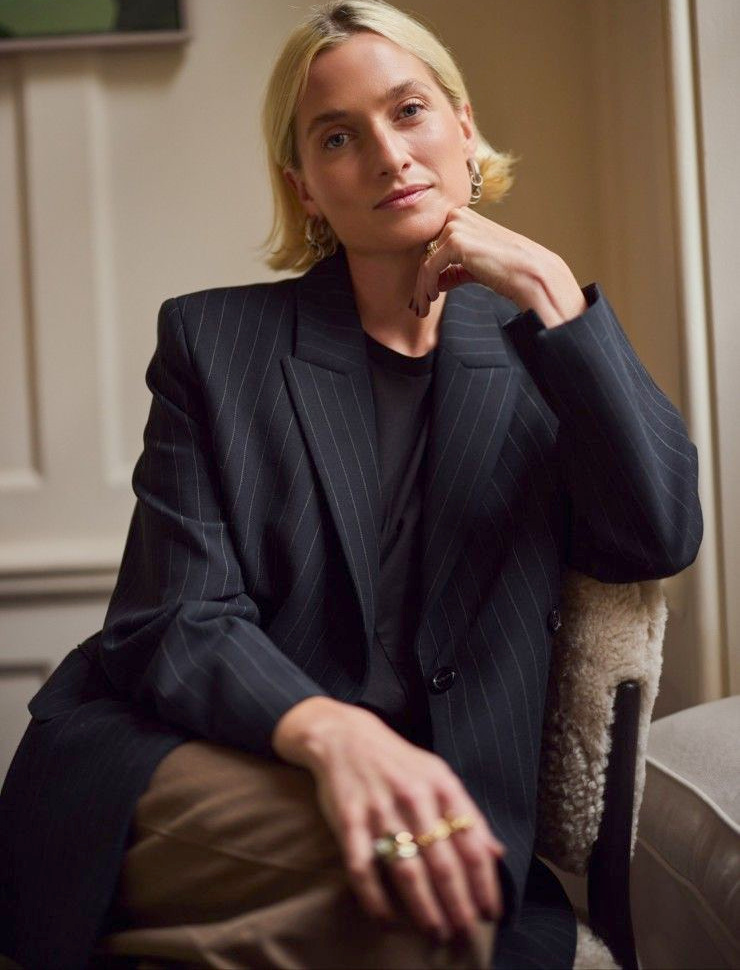 Ne jamais sous-estimer la dimension casual chic du petit carr� !