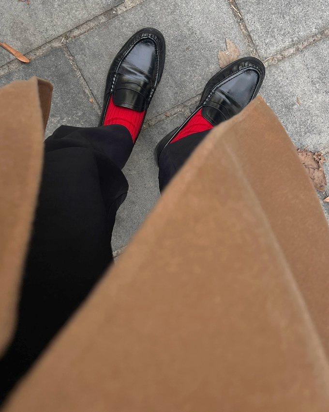 On ne se lasse pas du port de la chaussette rouge !