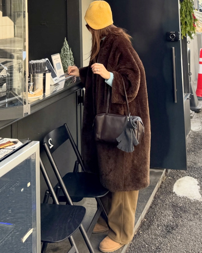 Marron + jaune + kaki + touche de bleu ciel = le bon mix