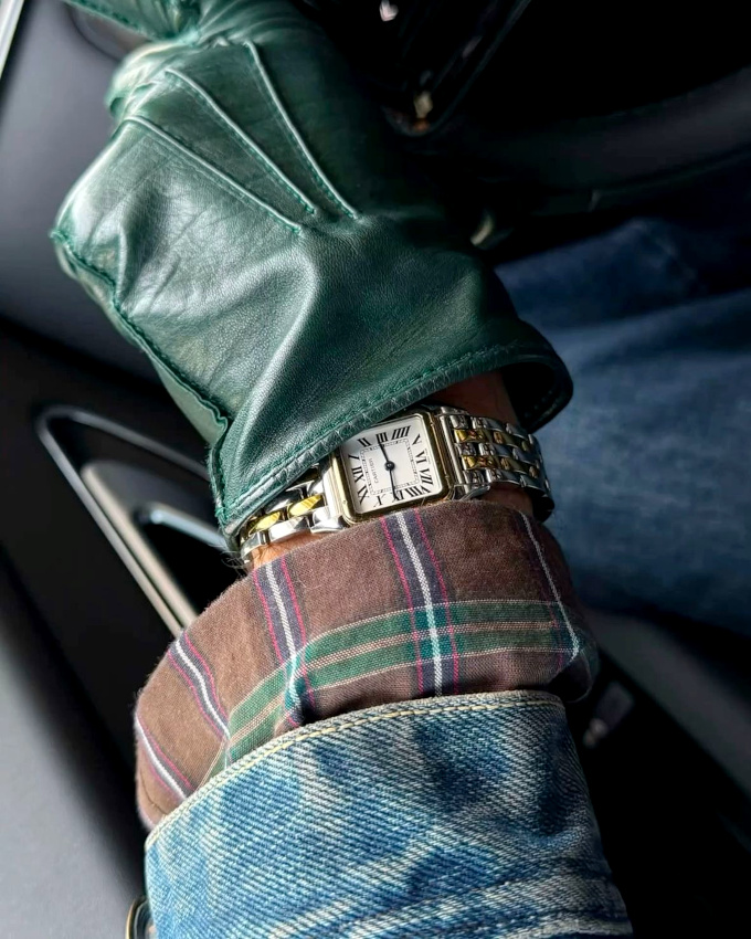 Cuir vert + montre dor�e + carreaux vert et marron = le bon mix