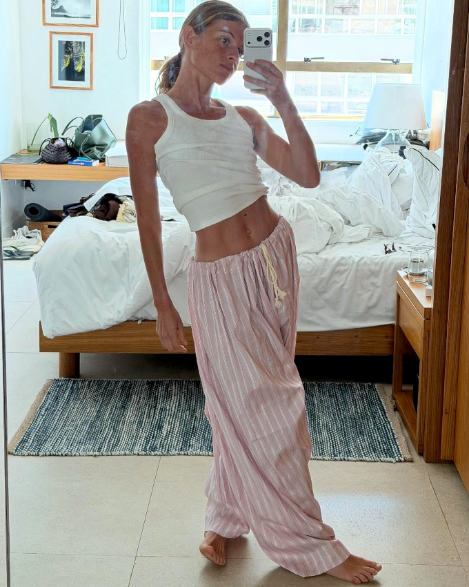 Ne jamais perdre une occasion de d�voiler ses abdos en b�ton !