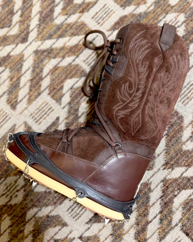 Santiags + Moon Boots = le bon mix