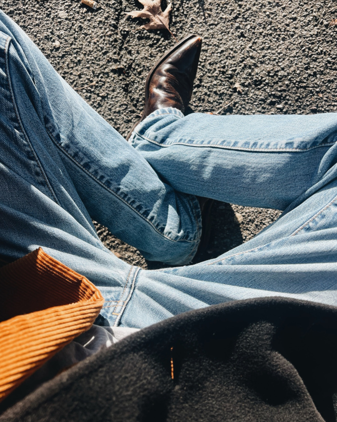 Wanted : une paire de santiags à porter avec un jean !