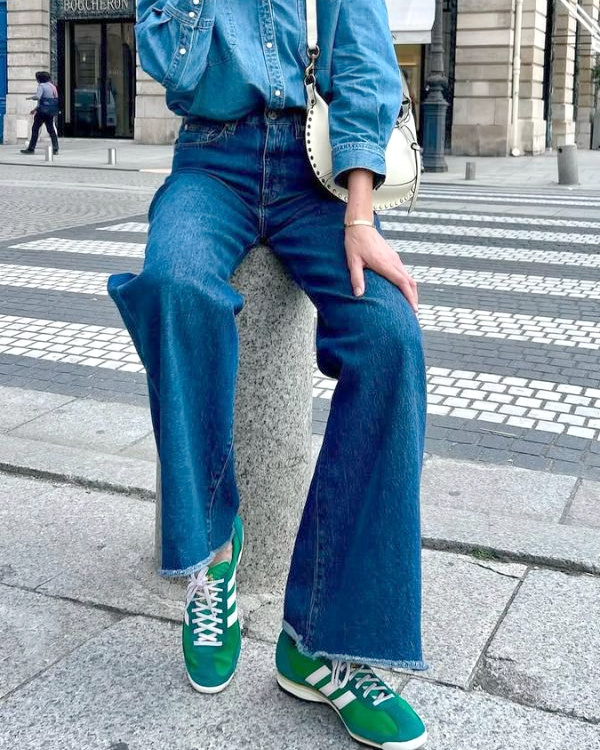 Total look jean et baskets vertes